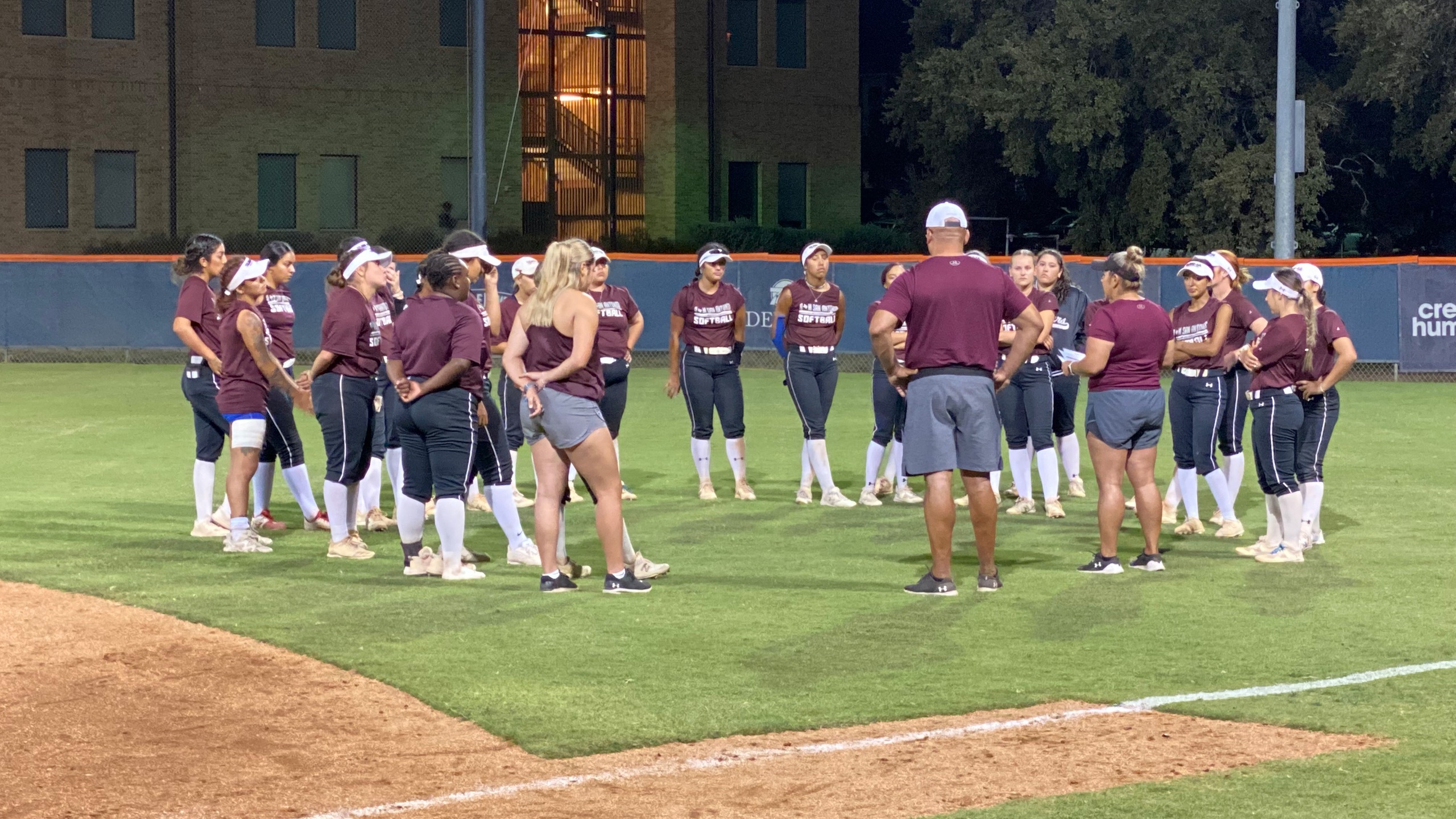 A&M-San Antonio Softball Makes History with Fall Scrimmage against UTSA